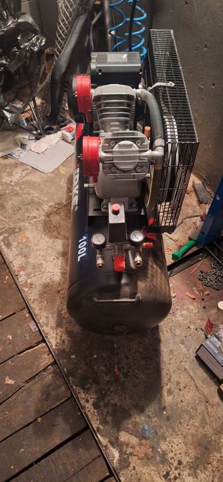 Sprężarkę 100L firmy  VERKE