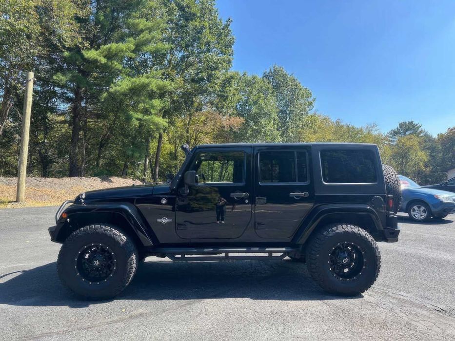 Jeep Wrangler Unlimited Freedom Edition      2014