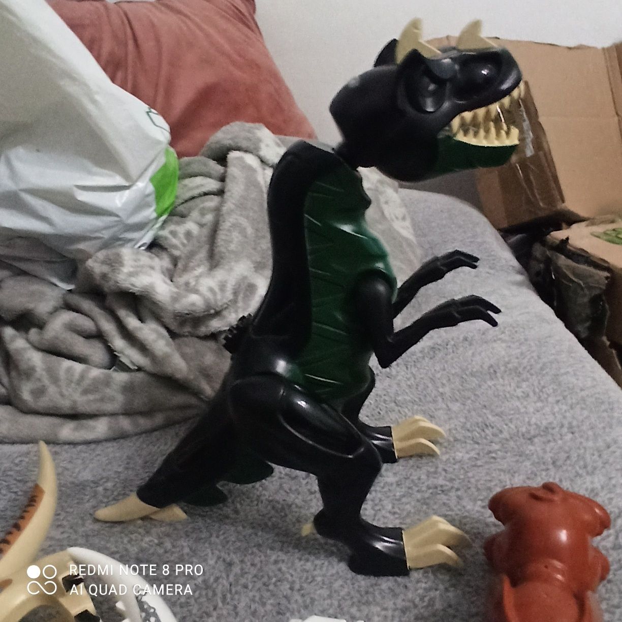 Oryginalny dinozaur lego TRex01 świeci głowa