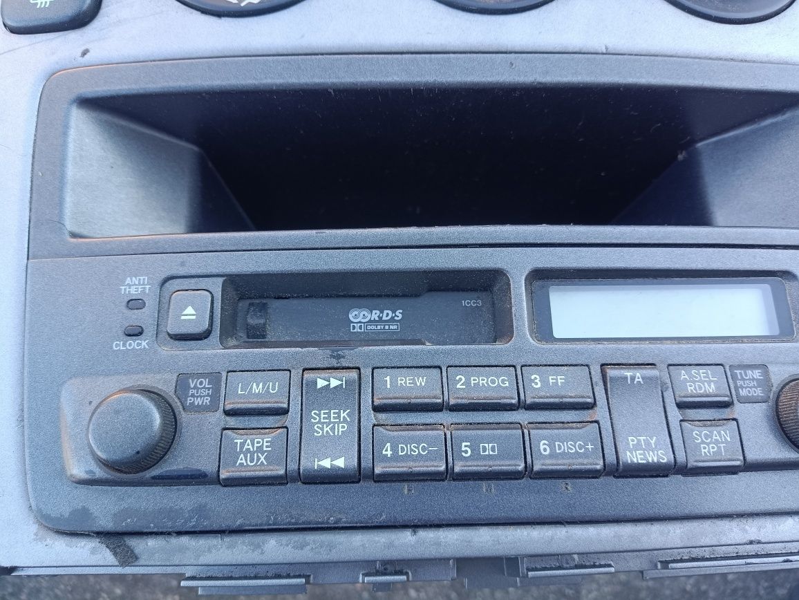 Radio e gaveta honda Civic eu,ep,ev
