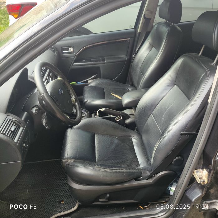 Авто у технічно гарному стані.Сів поїхав