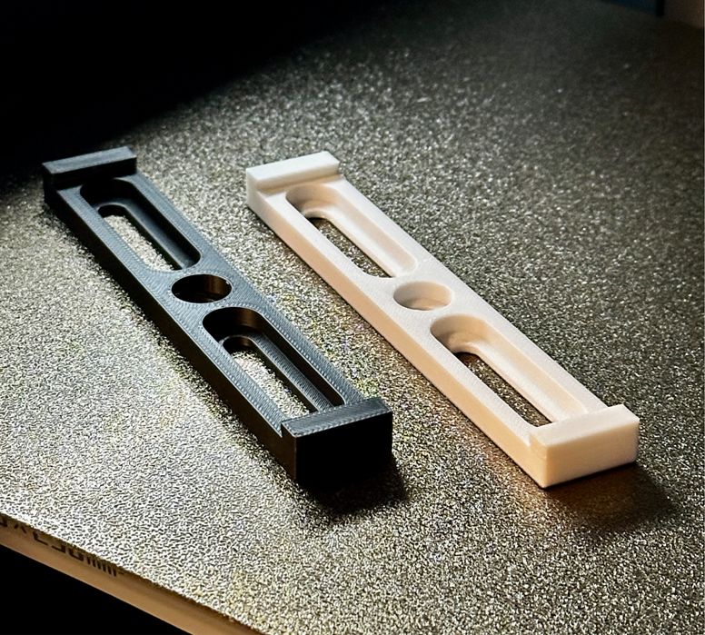 Тримач номерних знаків для авто та мото