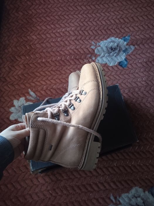 Кожаные женские ботинки