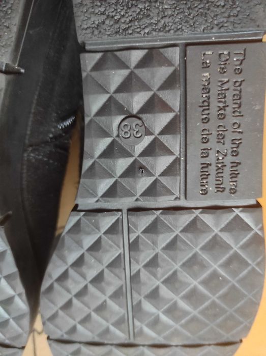 Чорні зимові чоботи SHARMAN