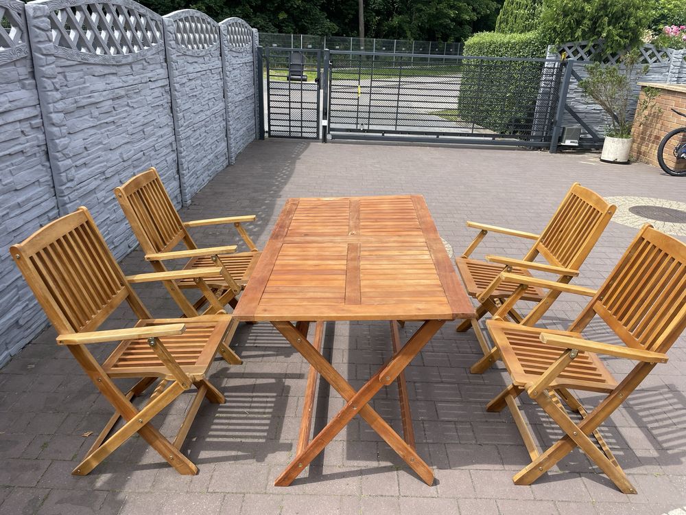 Stół drewniany z 4 krzesłami  taras balkon
