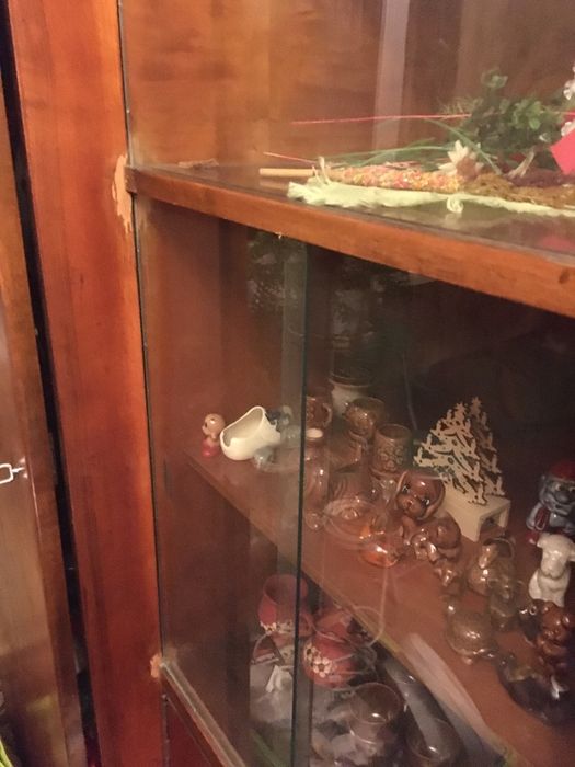 Kredens z czasów PRL