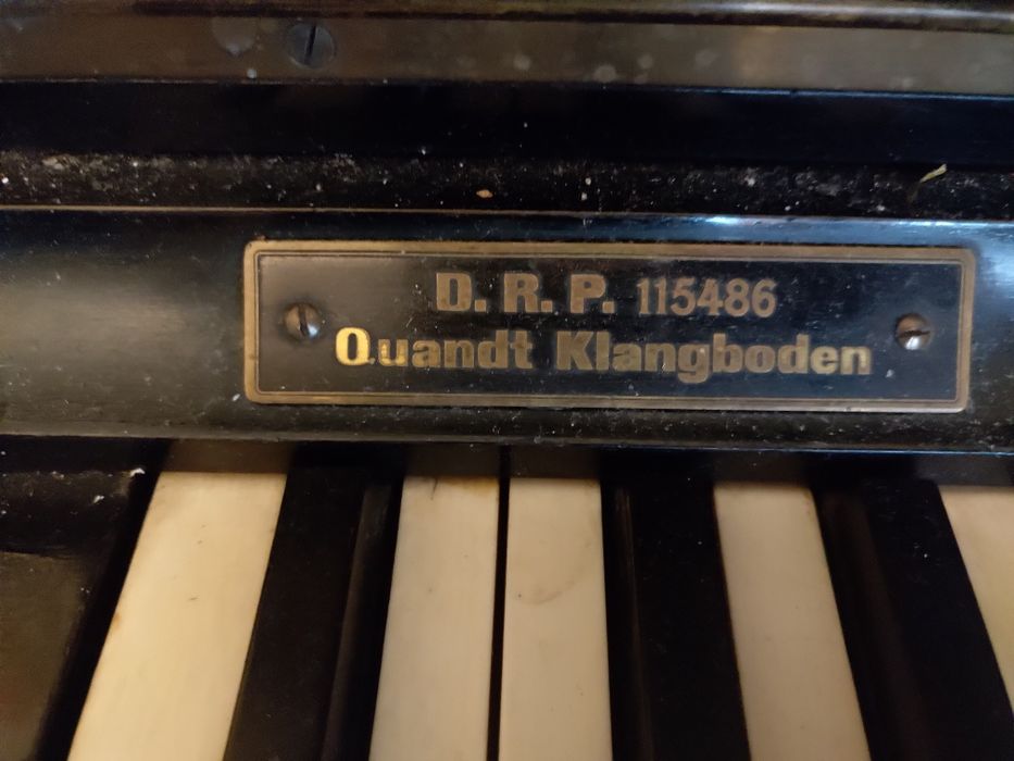 Pianino Quandt dla Herman & Grossman Warszawa.