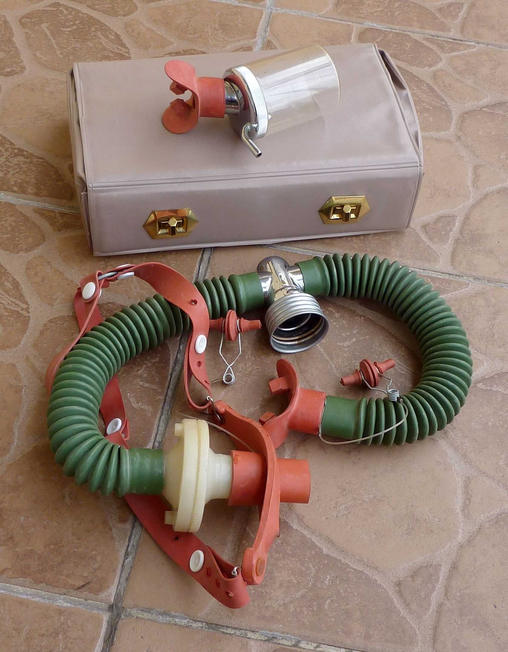 aparat do sztucznego oddychania Typ AM-4 - FASER Tarnowskie Góry -1979