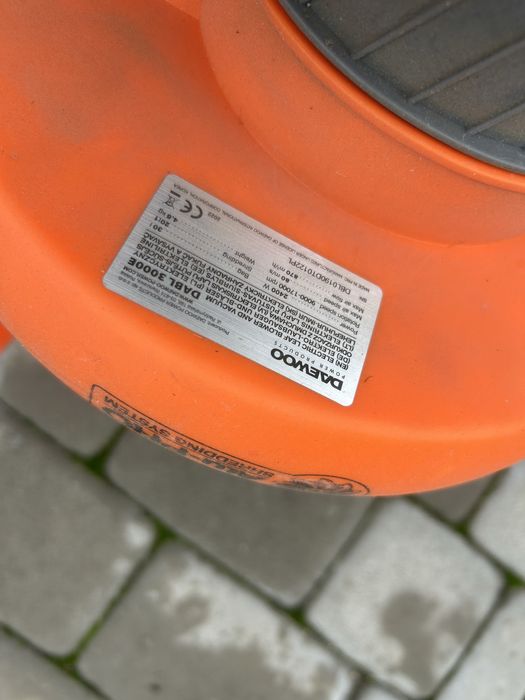 Електричний садовий пилосос / повітродувка 3 в 1