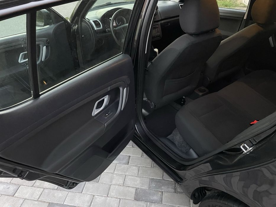 Продам автомобіль шкода фабія 2008 рік 1.6 бензин не фарбована