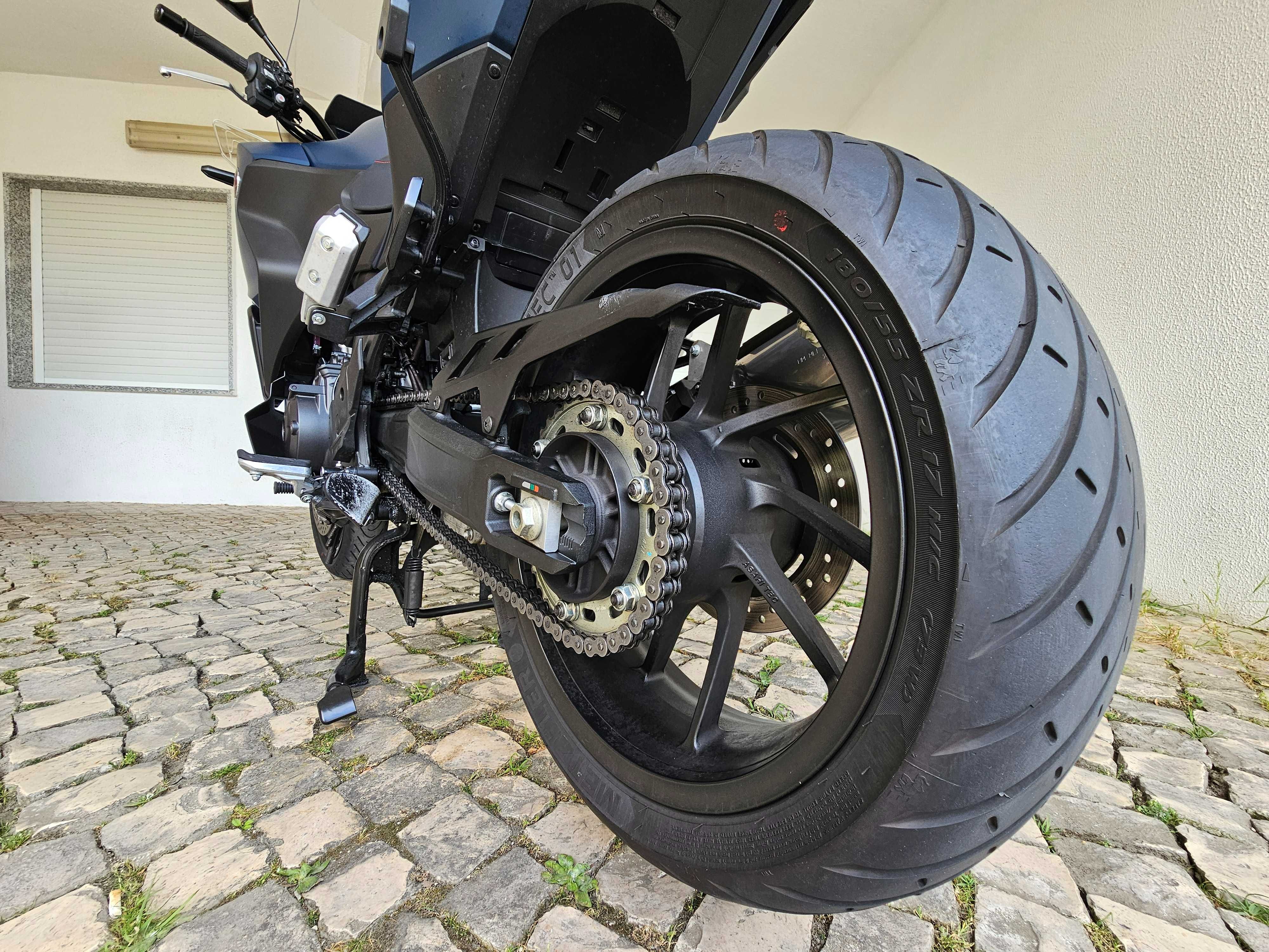 Honda NT 1100 com 11.411 kms de 2024 com garantia até Outubro de 2027