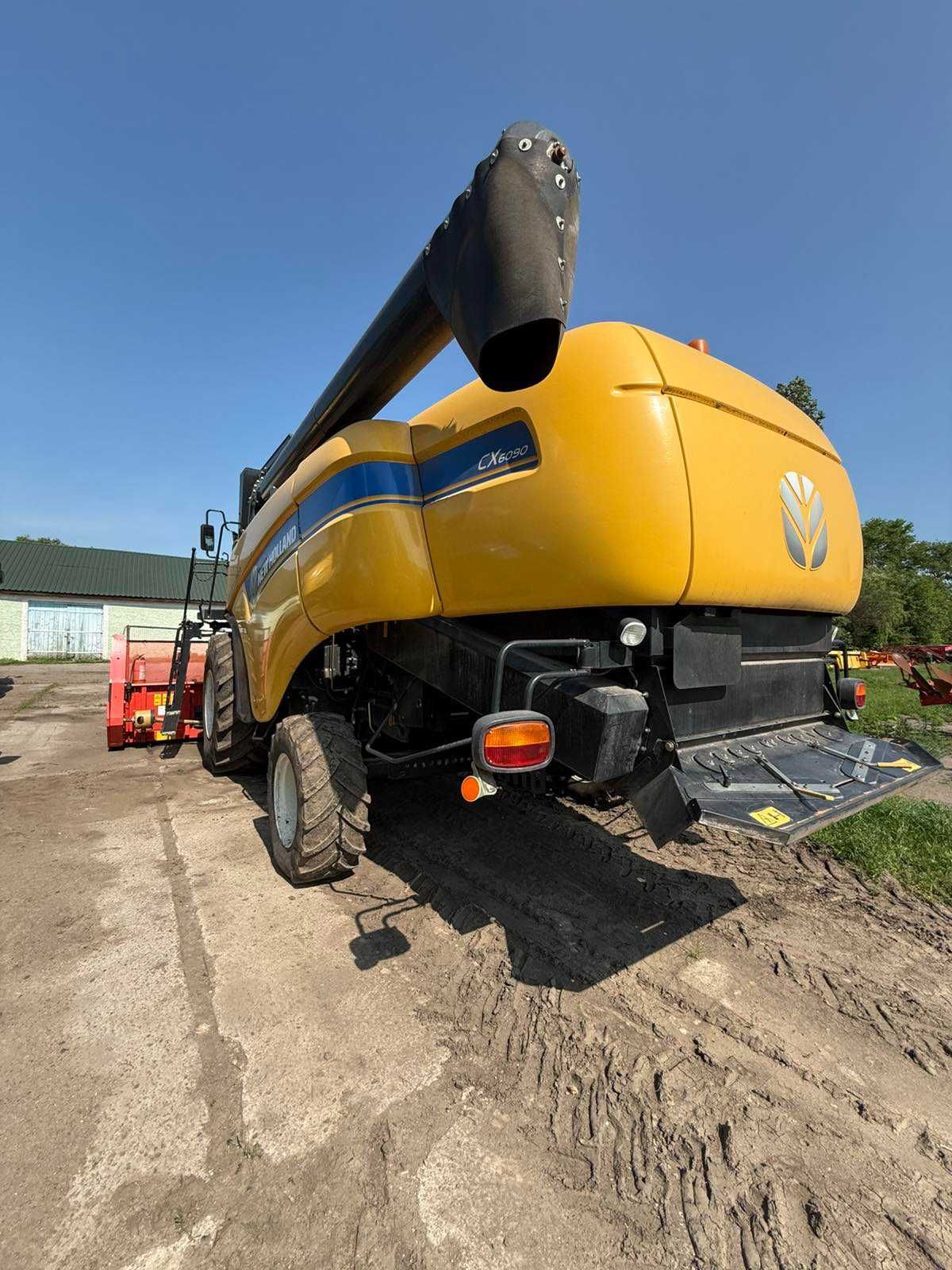 Комбайн зернозбиральний  New Holland  СХ-6090