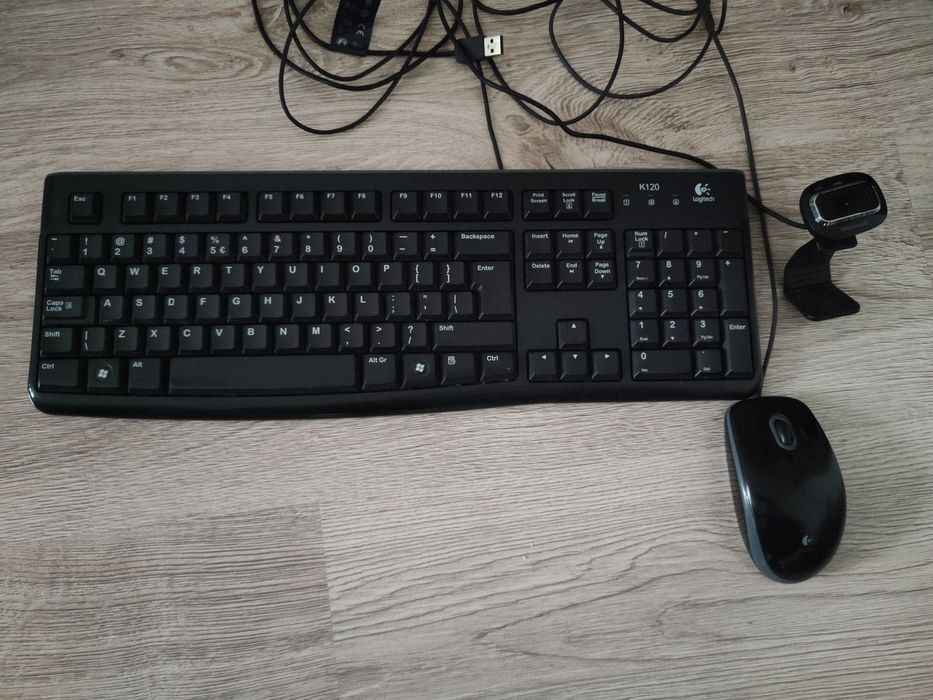 Klawiatura, myszka i kamerka