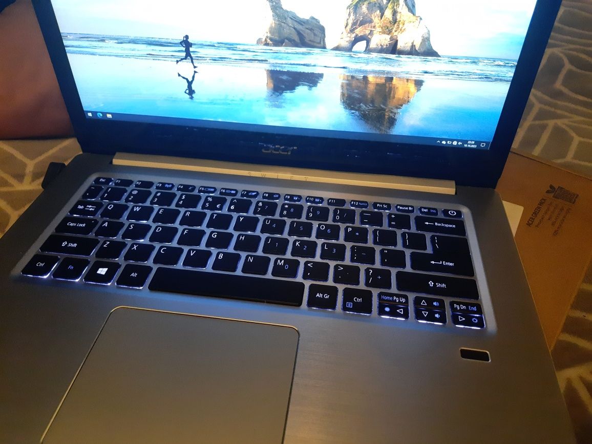 Laptop ultrabook Asus SF314-52