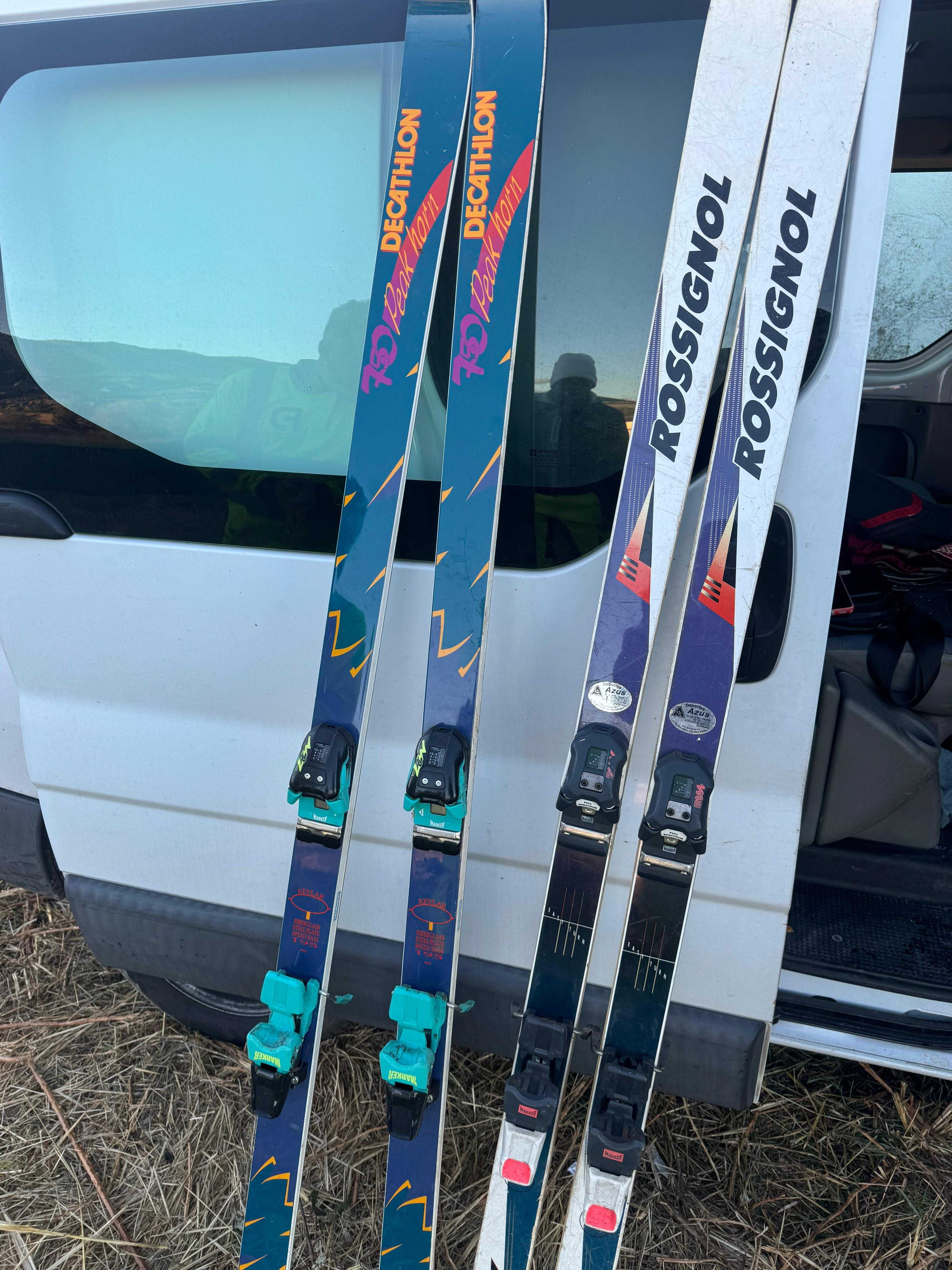 2 pares de ski, em ótimo estado.