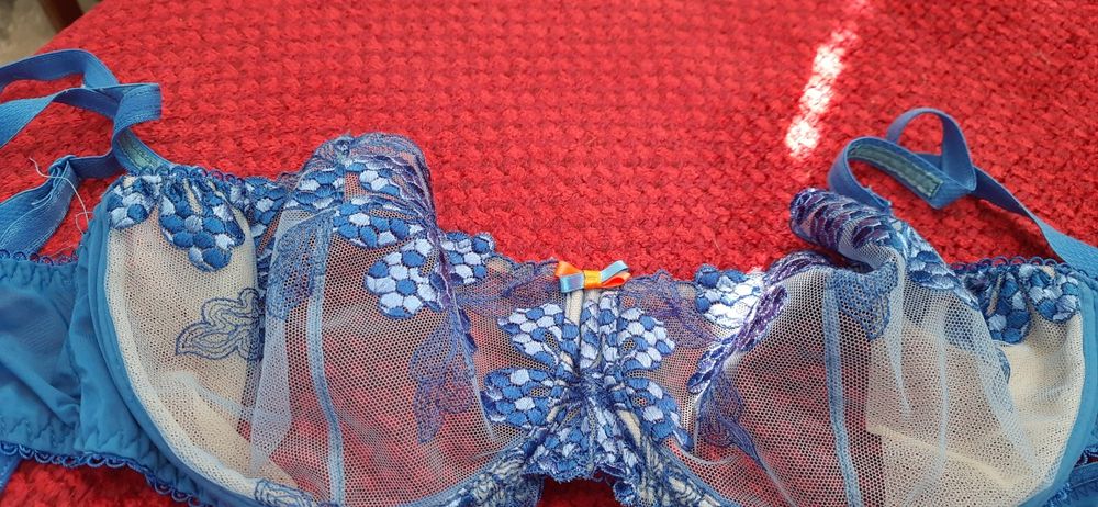 Biustonosz niebieski 80 c/d