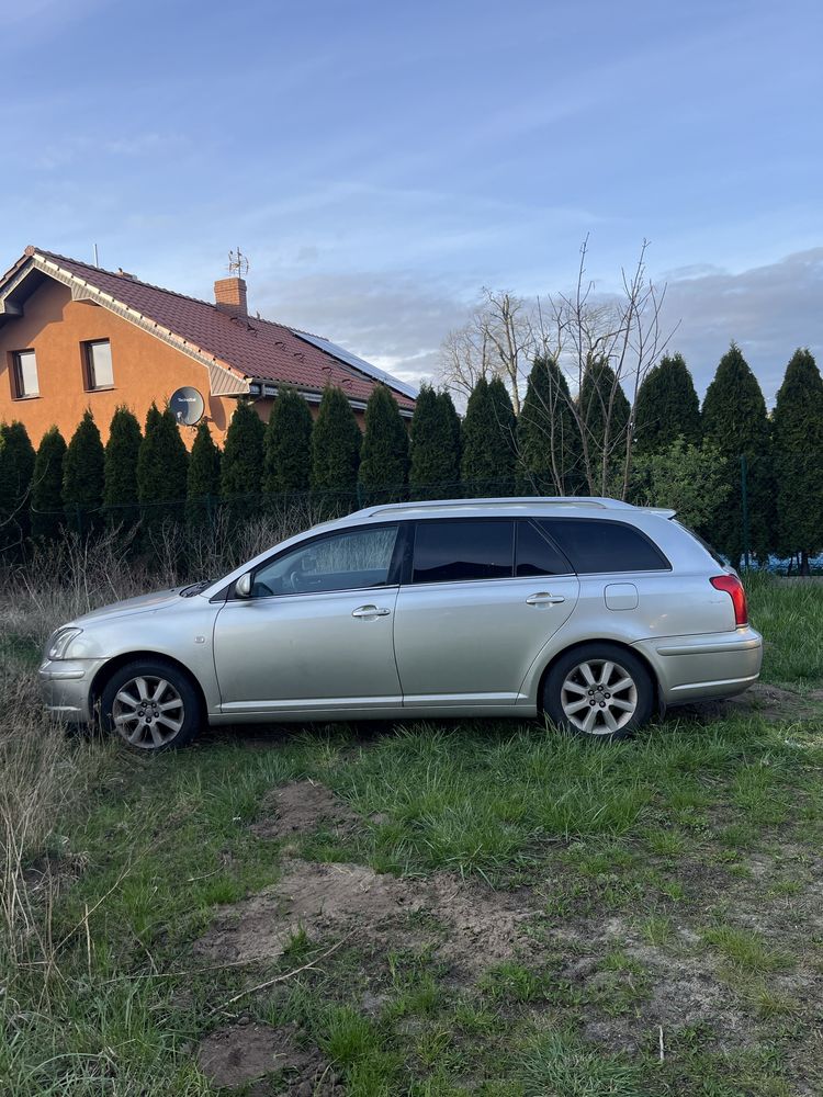 Toyota Avensis na części