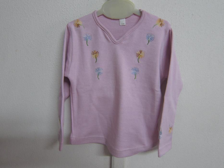 Camisola de menina 2 anos Lilás com Flores Bordadas gola em Bico