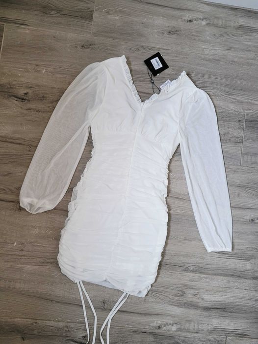 Drapowana tiulowa sukienka z dekoltem V boho