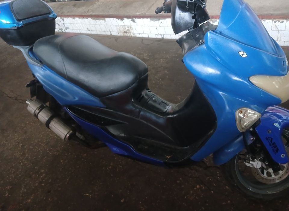 Скутер 150 кубиков