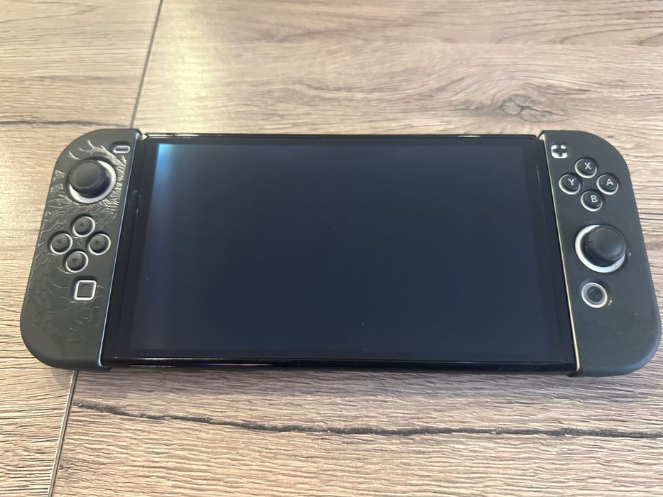 Nintendo Switch OLED + akcesoria