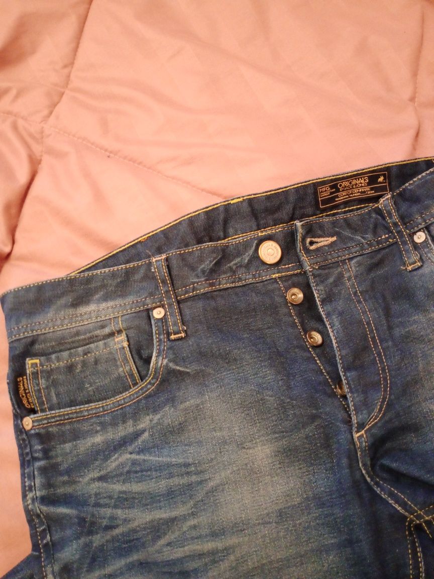 Орігінальні джинси Jack Jones. В ідеальному стані.