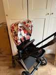 Wózek spacerowy elektryczny CYBEX e priam Blossom