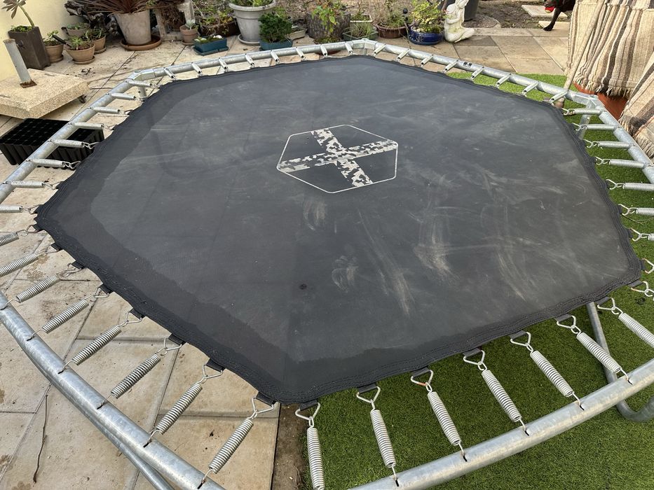 Trampolin de jardim