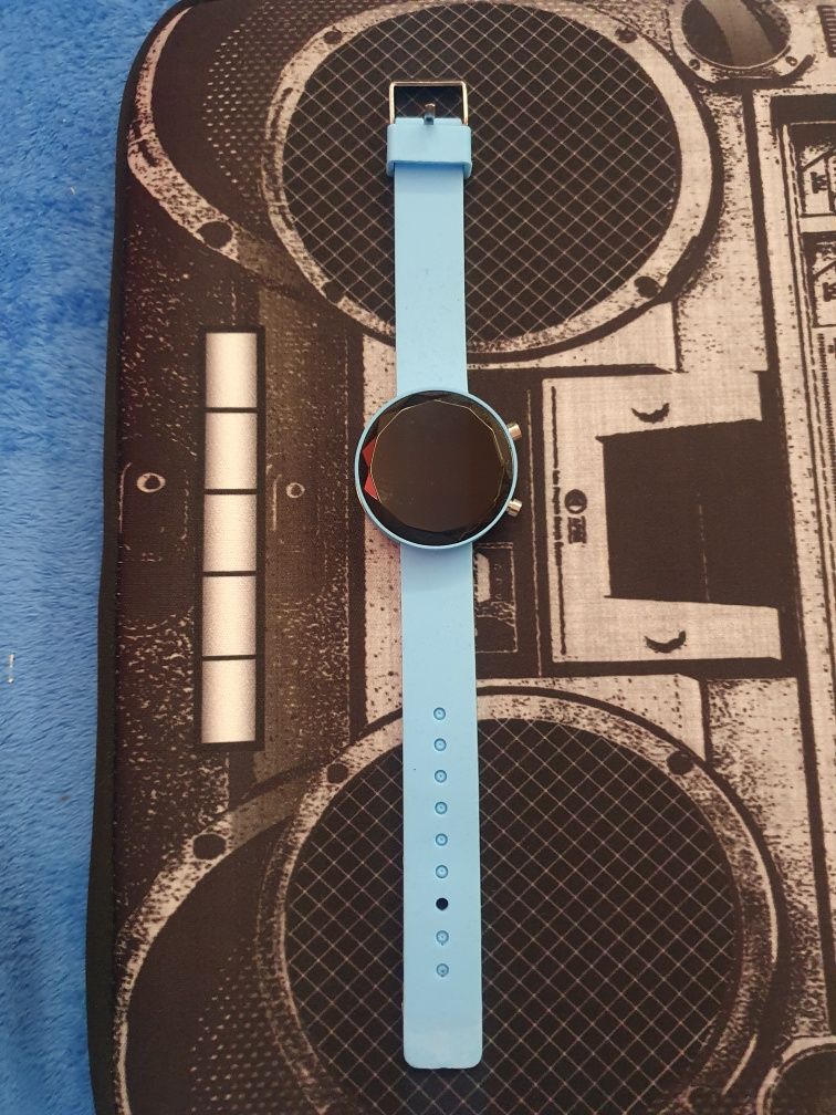 Zegarek damski LED błękitny Nowy