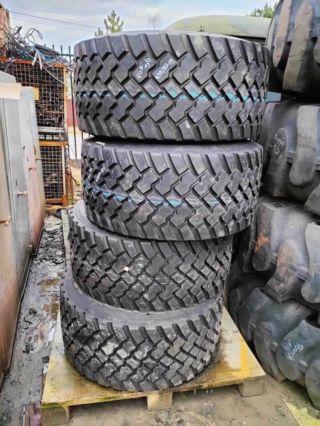 Opony Goodyear KMAX T 435/50 R19,5 Bardzo ładny stan