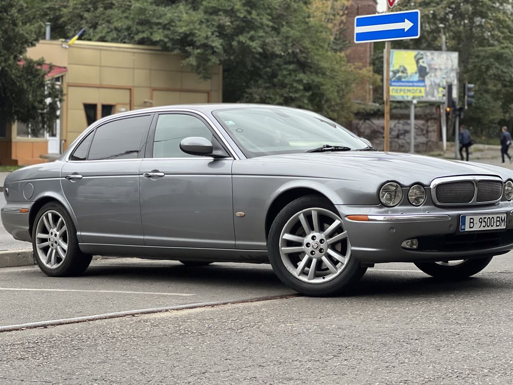 Jaguar XJ8 продам ягуар 2006 sovereign long авто vip