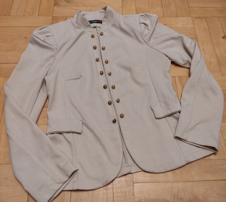 Beżowy kremowy żakiet marynarka narzutka ze złotymi guzikami