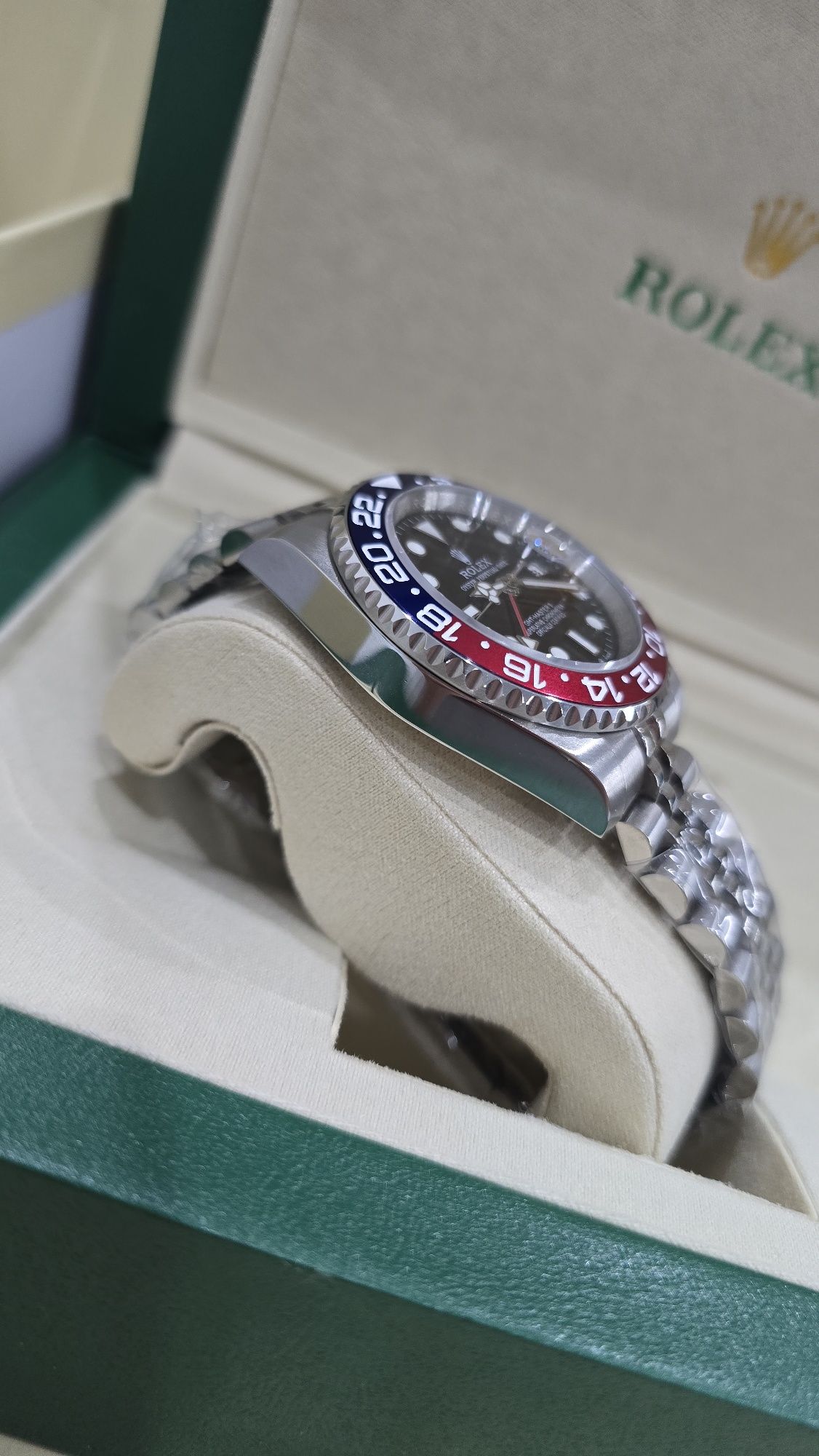 Rolex - Gmt Master II (pepsi - Automatic)