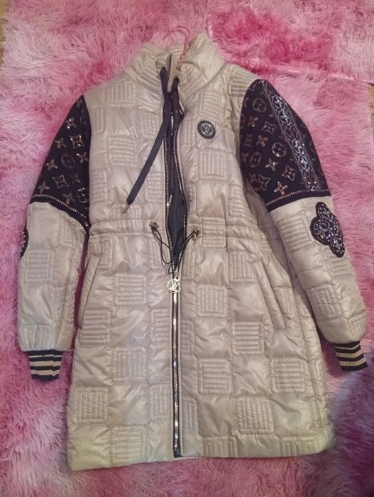 Продам курточку нову 42,44р