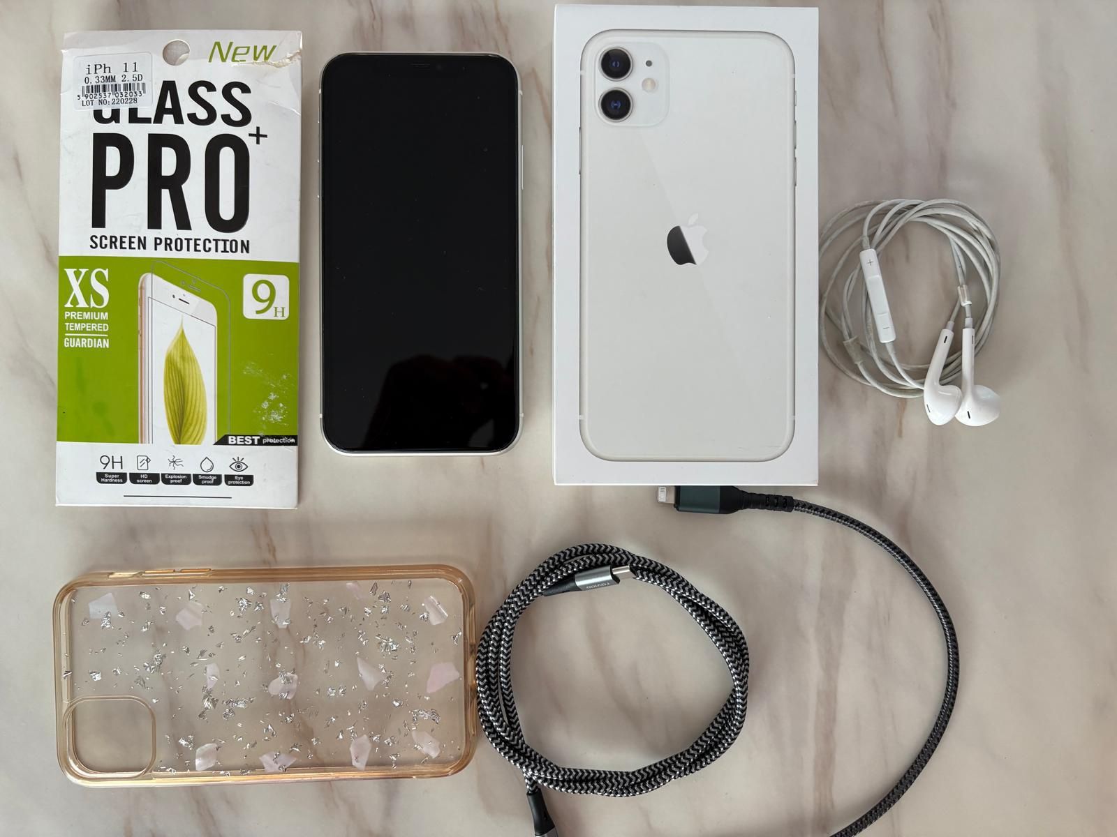 Iphone 11 128GB + akcesoria, stan BDB