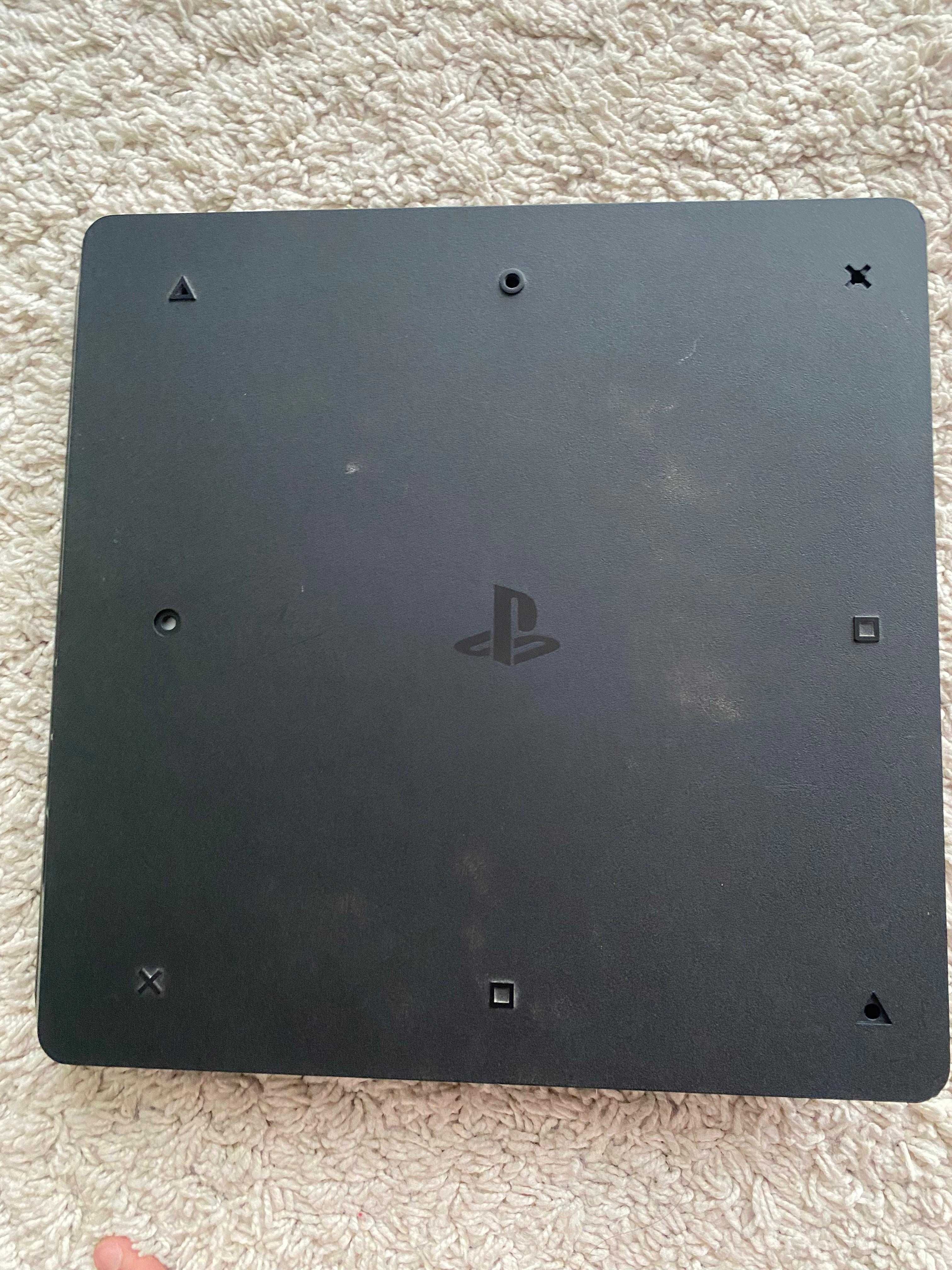 playstation 4 c/2 jogos + comando