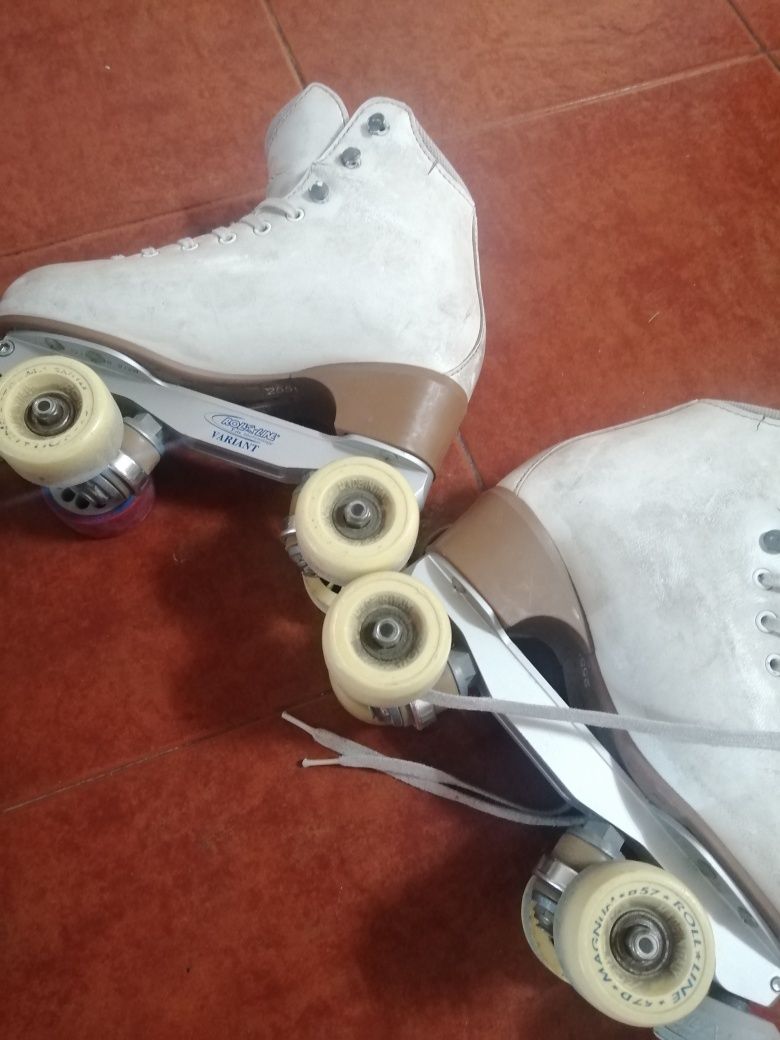 Patins, bota esordio 255, chassis variant M, rodas magnum.