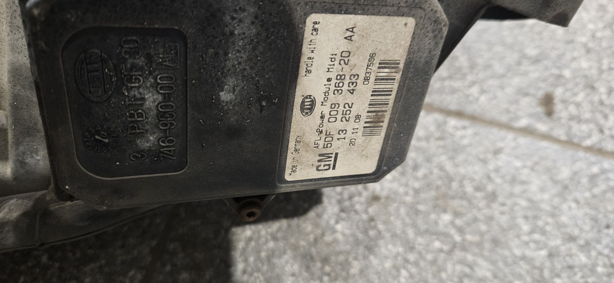 Astra H Lampa Przód Bixenon skretny