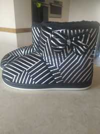 Buty, bambosze cieple zebra