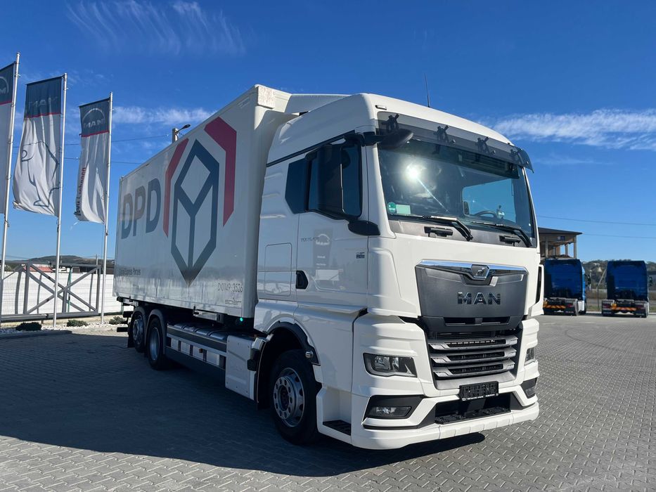MAN TGX 26.470 6X2-4 LL BDF 2021 Промтоварний фургон-контейнер