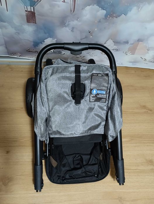Wózek spacerowy spacerówka Momi Miya do 22 kg z akcesoriami duże koła