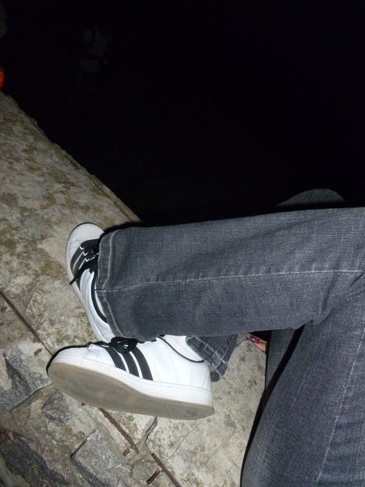 Flared low-rise jeans