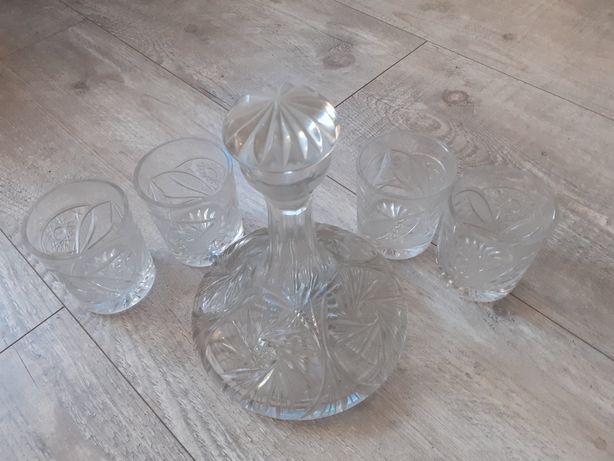 Karafka i szklanki krysztal