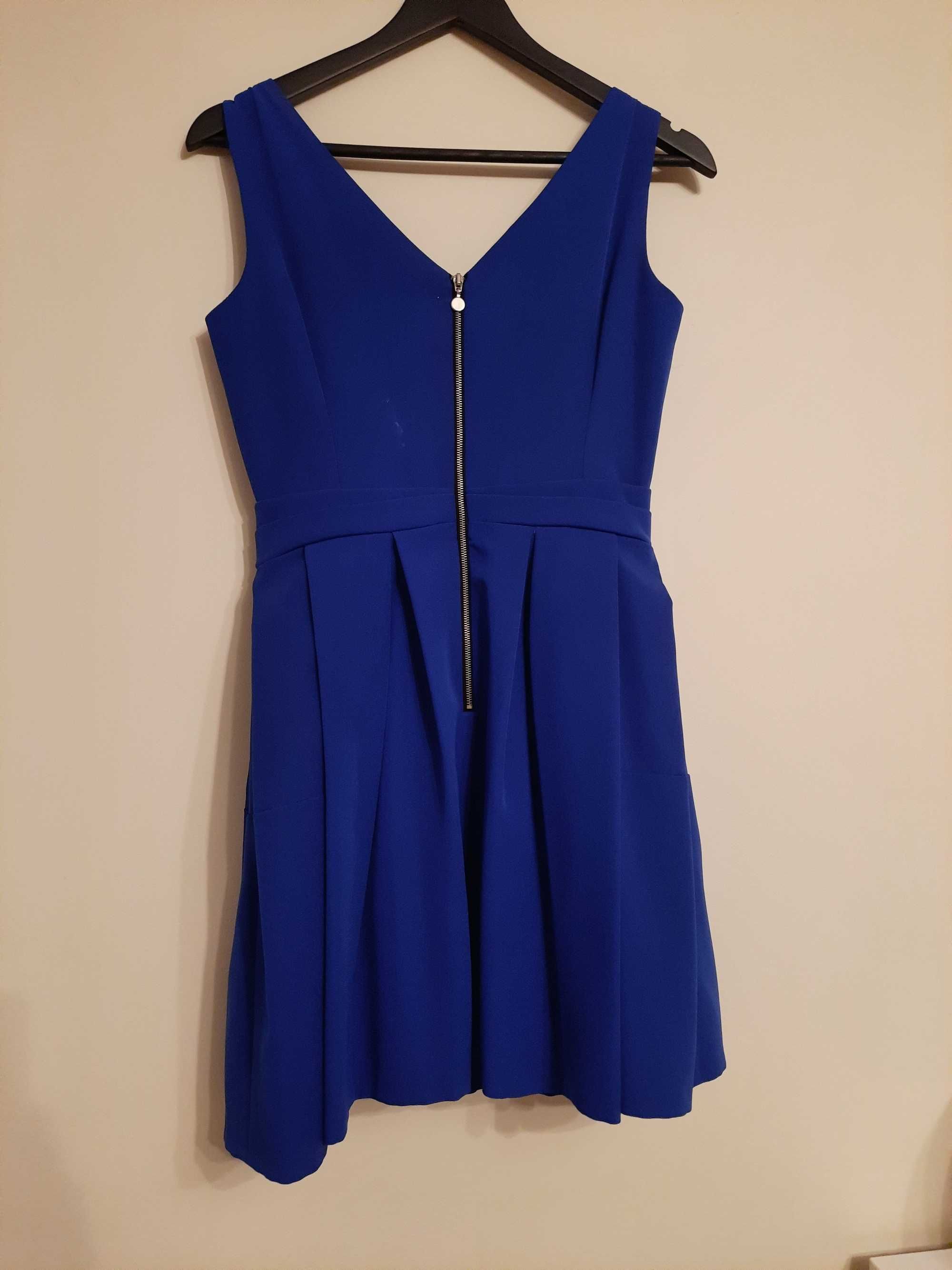 Sukienka niebieska 38