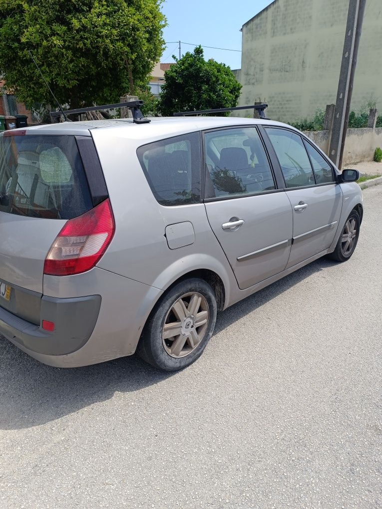 Renault Grand Scenic 2004 vende-se inteira ou para peças