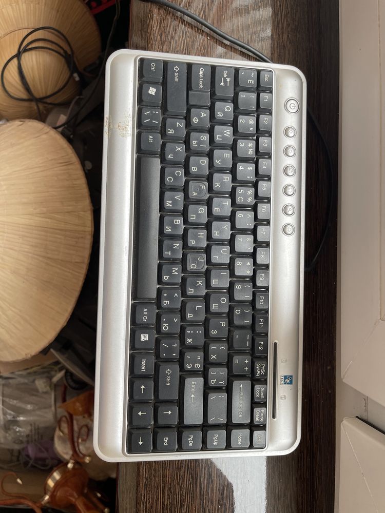 Продам компьютер системный блок, монитор и клавиатура с мышкой.