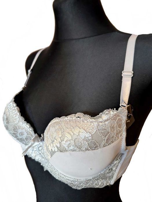 Delikatny wygodny biustonosz stanik r. 75B