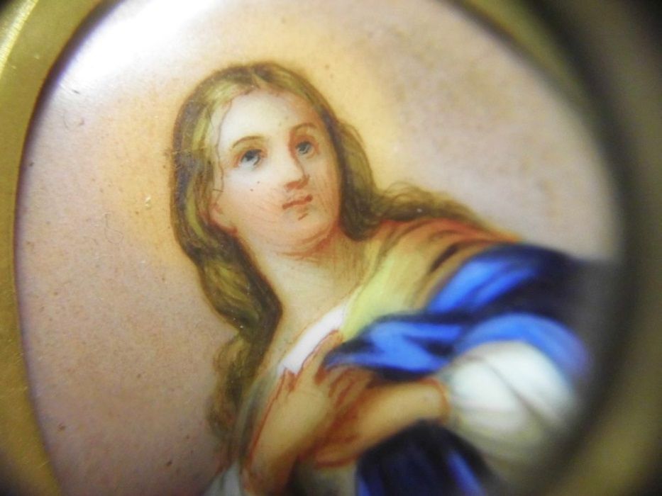 antiga pia de água benta com pintura a lupe-Nossa Senhora da Conceição