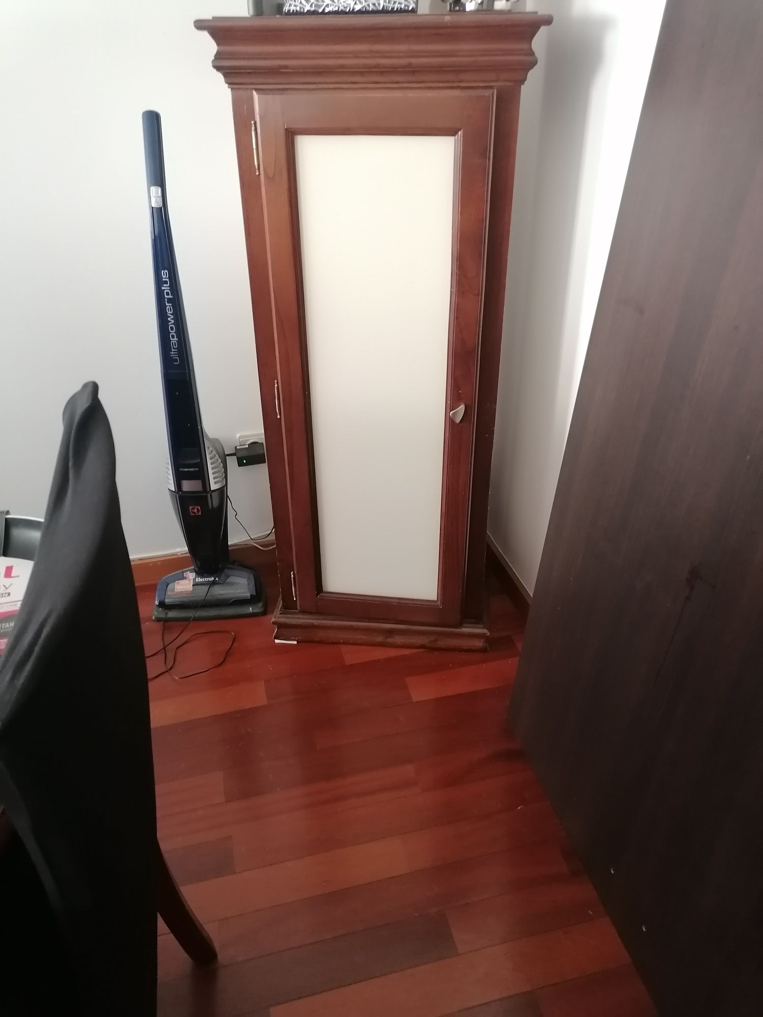 Sala de jantar em madeira maciça