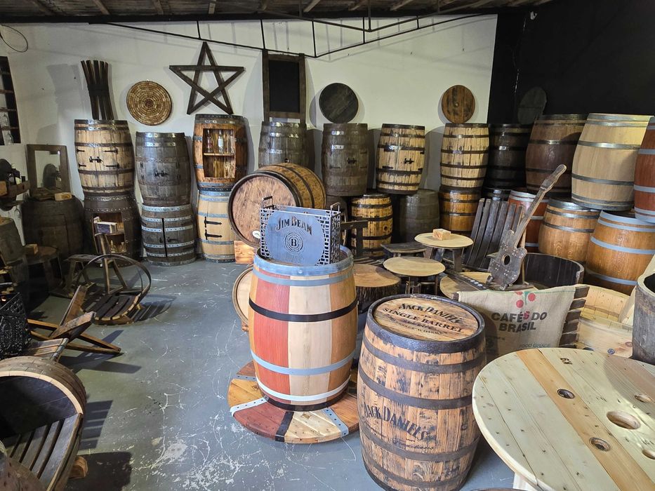 Odrestaurowana Stara Dębowa Beczka po whisky Jack Daniels, Ballantines